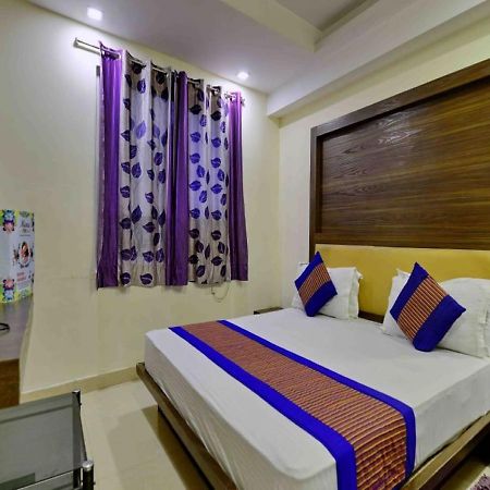 Hotel International Neelam Near New Delhi Railway Station Нью-Дели Экстерьер фото