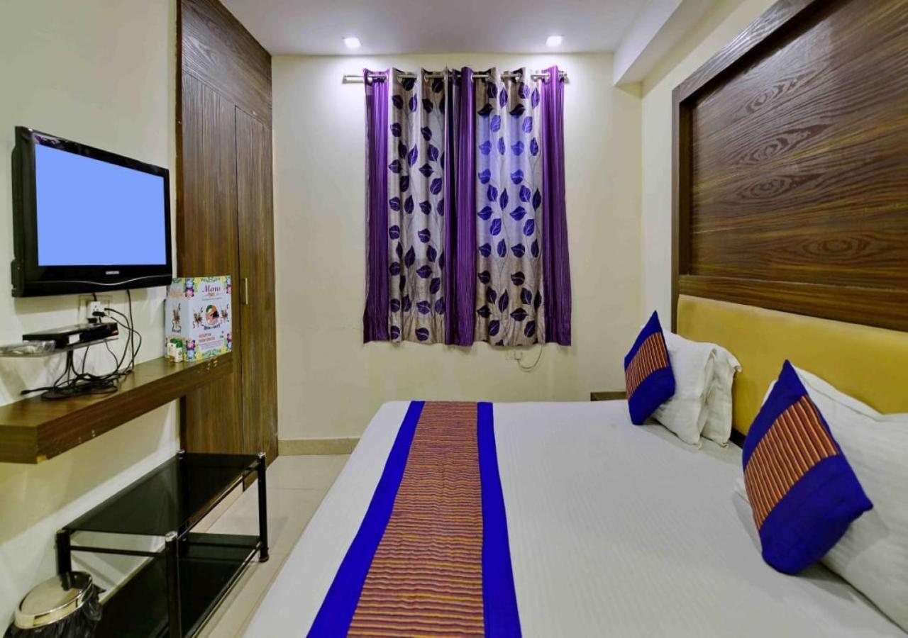 Hotel International Neelam Near New Delhi Railway Station Нью-Дели Экстерьер фото