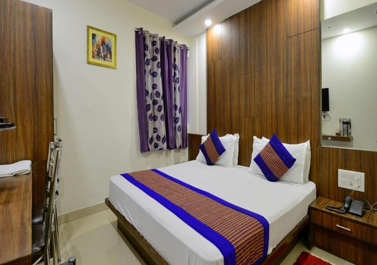 Hotel International Neelam Near New Delhi Railway Station Нью-Дели Экстерьер фото