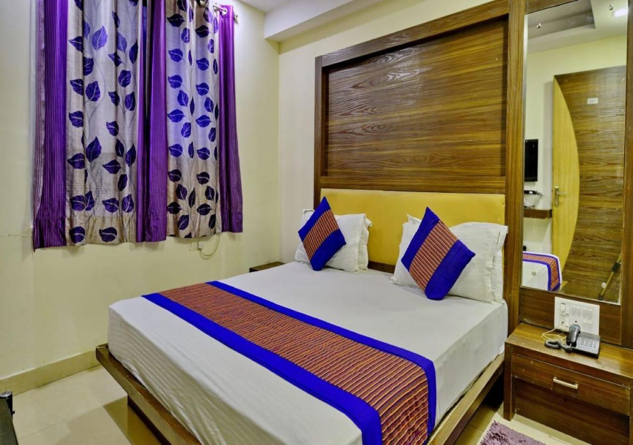 Hotel International Neelam Near New Delhi Railway Station Нью-Дели Экстерьер фото