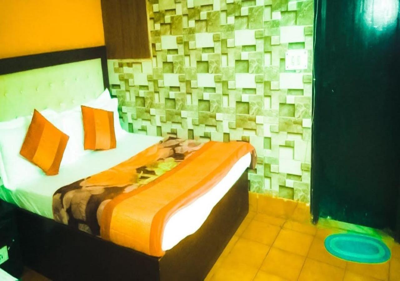 Hotel International Neelam Near New Delhi Railway Station Нью-Дели Экстерьер фото