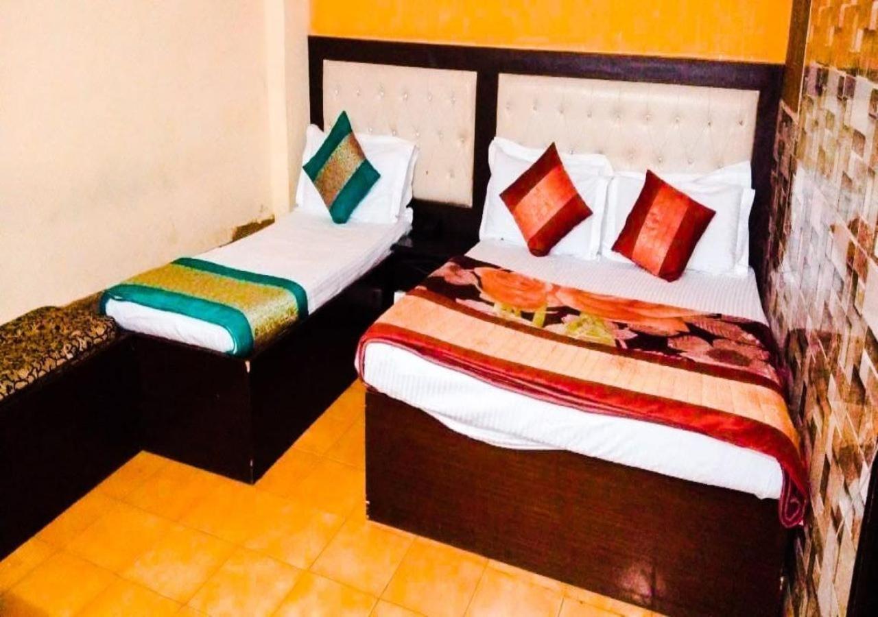 Hotel International Neelam Near New Delhi Railway Station Нью-Дели Экстерьер фото