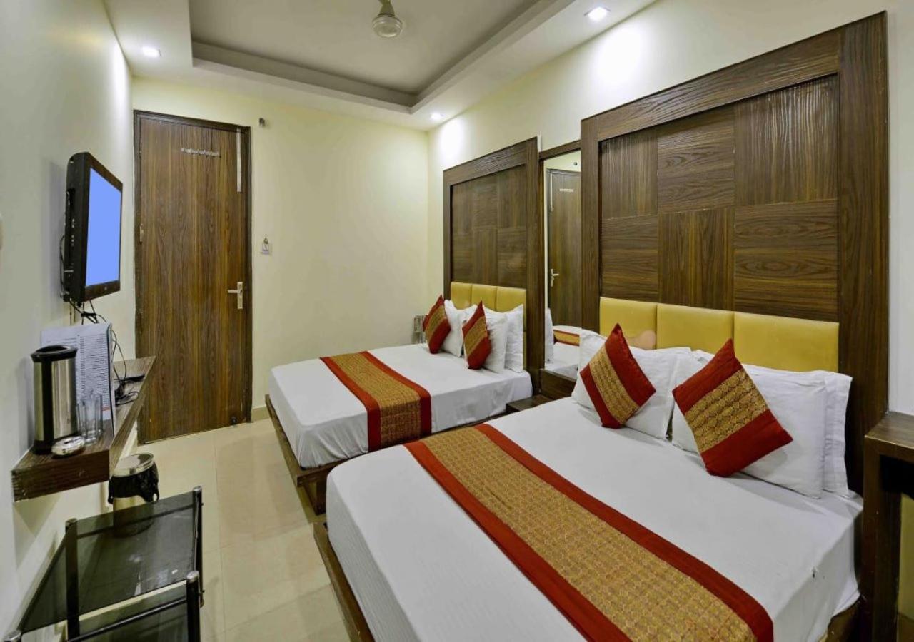 Hotel International Neelam Near New Delhi Railway Station Нью-Дели Экстерьер фото