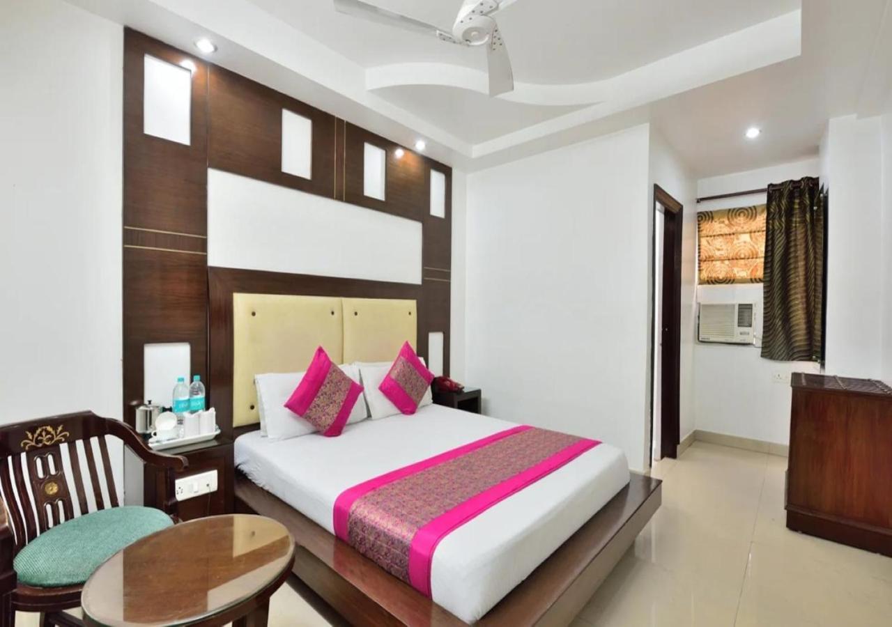 Hotel International Neelam Near New Delhi Railway Station Нью-Дели Экстерьер фото