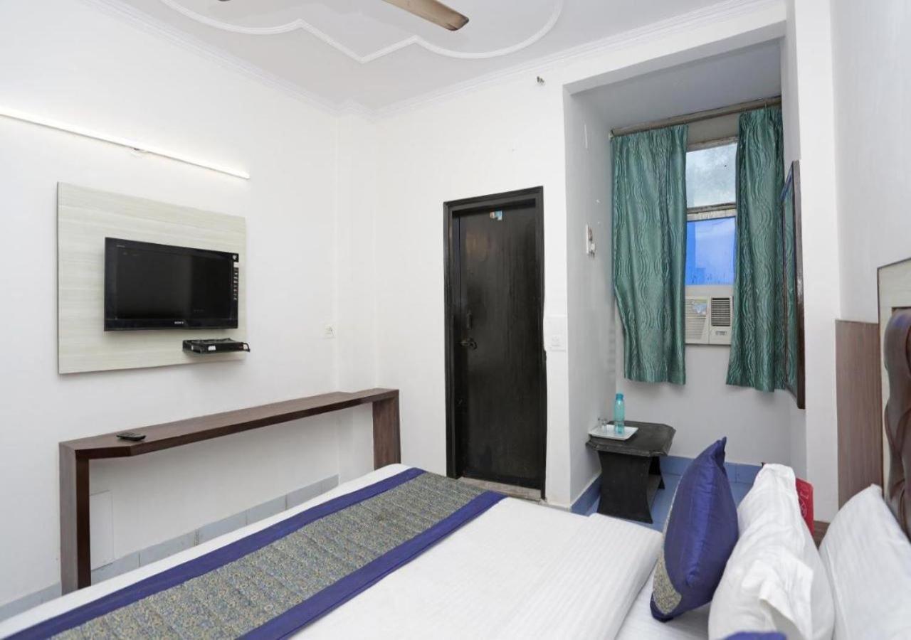 Hotel International Neelam Near New Delhi Railway Station Нью-Дели Экстерьер фото
