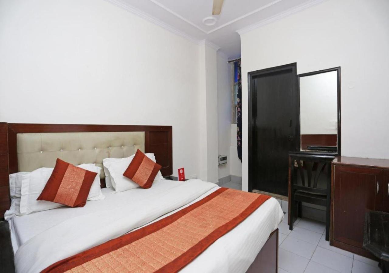Hotel International Neelam Near New Delhi Railway Station Нью-Дели Экстерьер фото